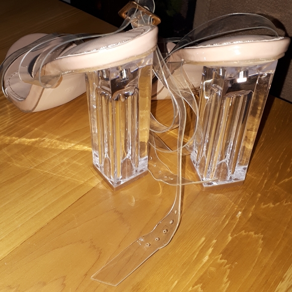 Clear Heels - Picture 4 of 4